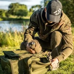 Daiwa Black Widow Low Level Carryall -Rods Sales ekfvcrhx638060968667456323