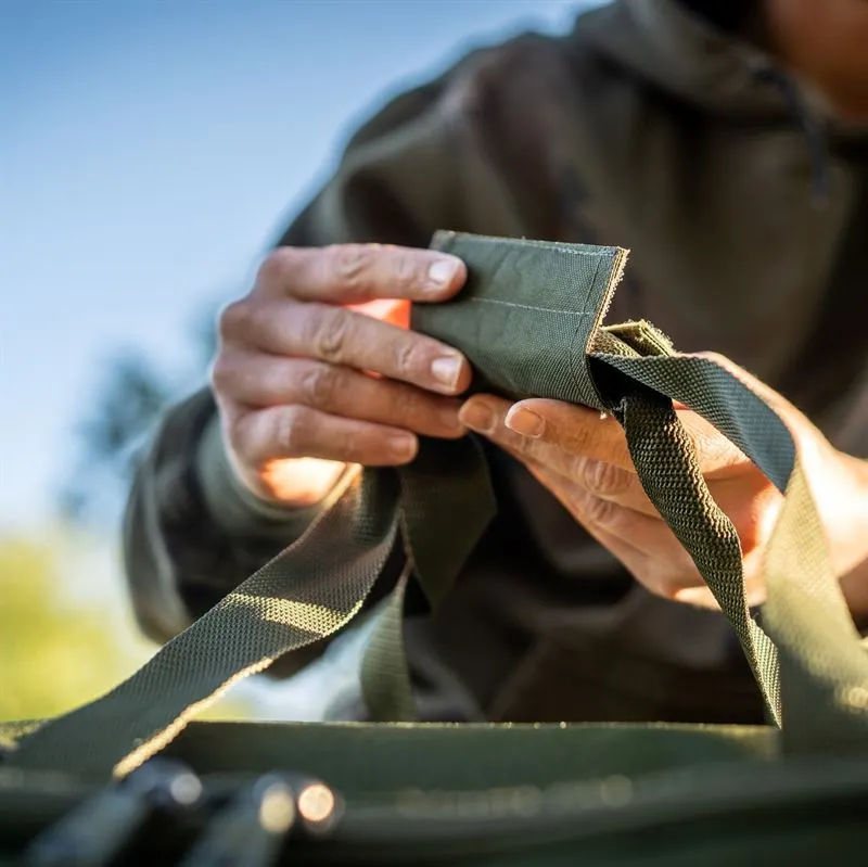 Daiwa Black Widow Compact Tackle Bag 9 Daiwa Black Widow Compact Tackle Bag - Image 9