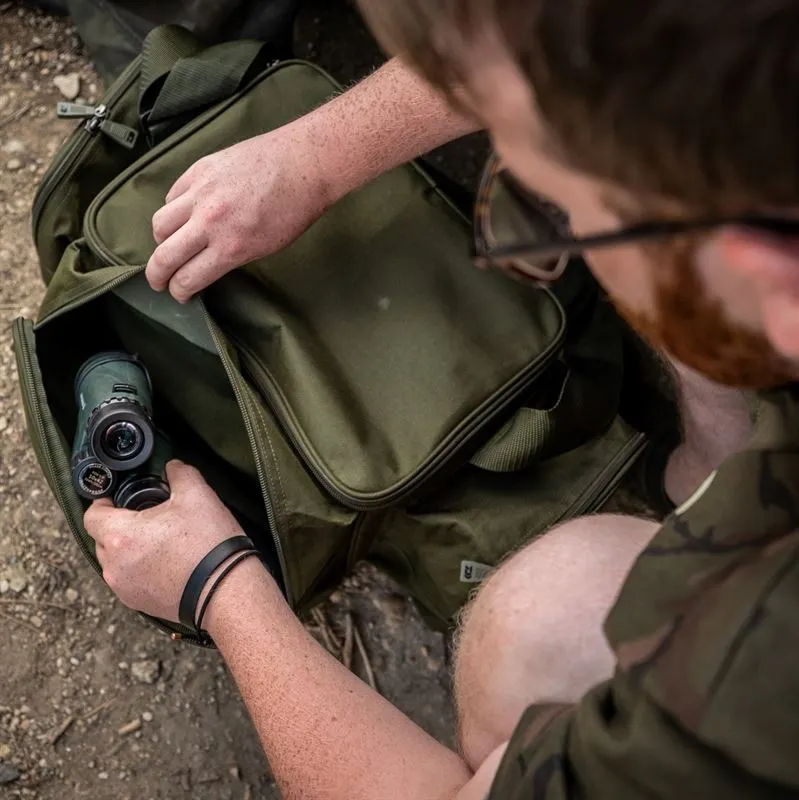 Daiwa Black Widow Compact Tackle Bag 5 Daiwa Black Widow Compact Tackle Bag - Image 5