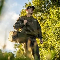 Daiwa Black Widow Low Level Carryall -Rods Sales tovam2zg638098043896340530